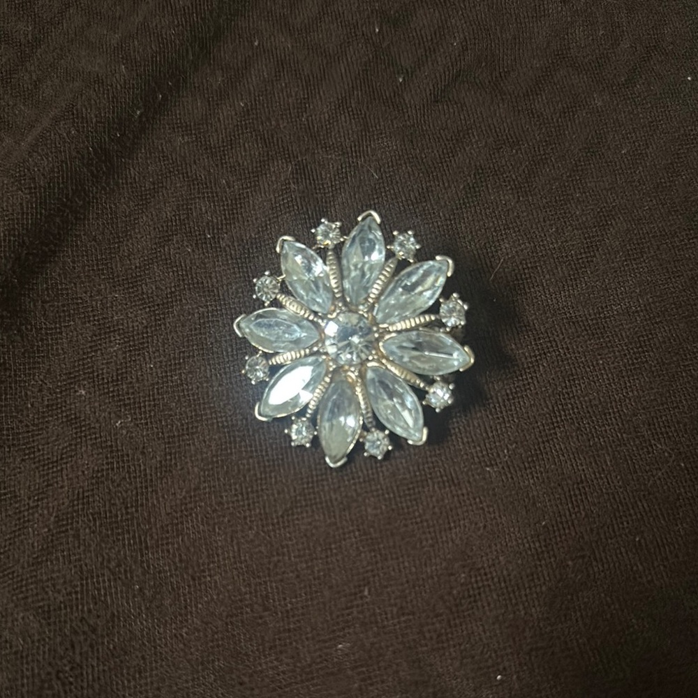 Elegant Silver Floral stretchy ring
